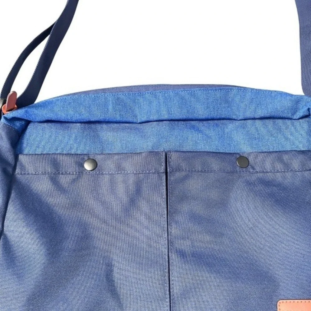 Lands End Everyday Messenger Bag Size 11x15 Laptop Inner Outer Pockets Utility‎
